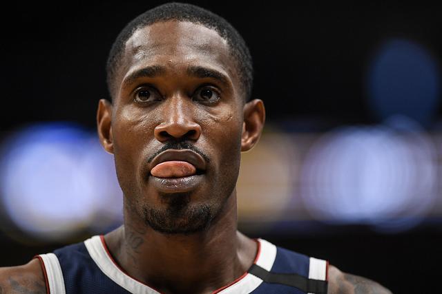 库里三节17+9+10新援22分 勇士大胜开拓者35分